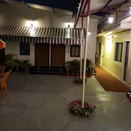 Hotel Rushabh Home Calcuta Exterior foto